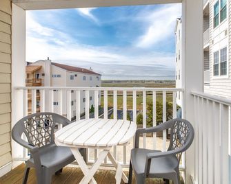 Atlantic Breeze Suites - Hampton Beach - Balcony