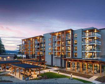 Naturally Pacific Resort - Campbell River - Building