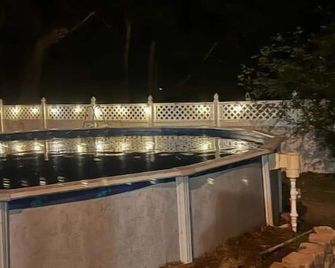 Baker’s Stay & Play - Dothan - Pool