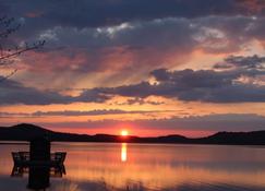 Algonquin Cottage Outpost - South River