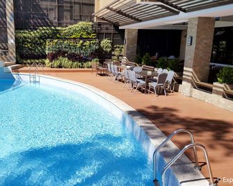 Newtown Plaza Hotel - Baguio City - Zwembad