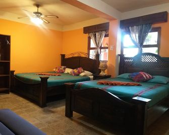 Hospedaje El Viajero - Panajachel - Makuuhuone