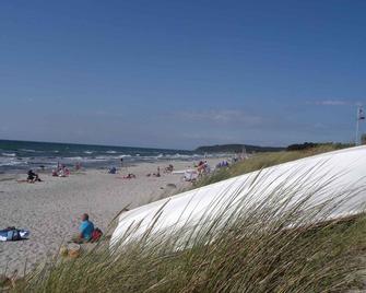 Holiday apartment under thatched roof, Baltic beach at only 100 m - Hiddensee - Strand