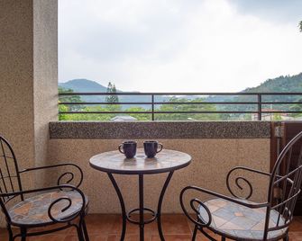 Herbal Life House B&B - נאנטו סיטי - מרפסת