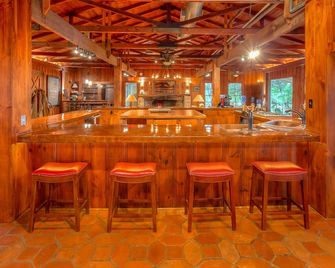 Rest Yourself River Ranch - Mineral Wells - Bar