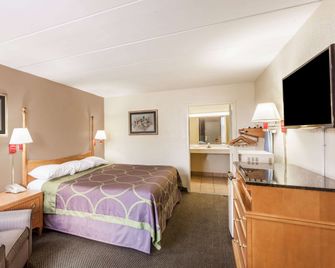 Super 8 by Wyndham Manassas - Manassas - Makuuhuone