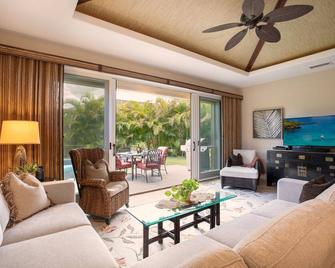 Stylish Home w/Mauna Kea Views, A/C, Pool, & Spa. Mauna Lani KaMilo Home 424 - Puako - Living room