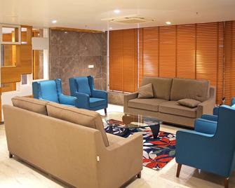 Comfort Inn Kaikaluru - Ellore - Sala de estar
