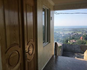 Panorama view apartment with sea view in the middle of nature. - Gonio - Balcony