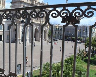 Hotel Santuario Pompei - Pompeya - Balcón