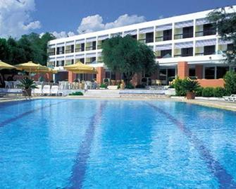 Malaconda Beach - Еретрія - Басейн