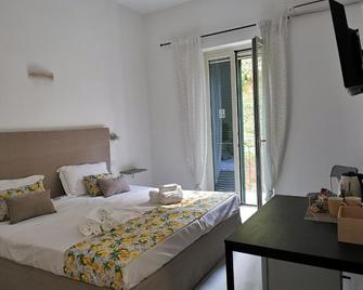 Vittoria Luxury Suite - Vico Equense - Bedroom