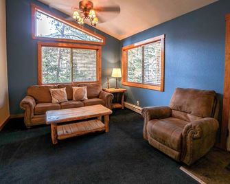 Comfortable 3 Bedroom With Personal Hot Tub On Deck - Estes Park - Salon