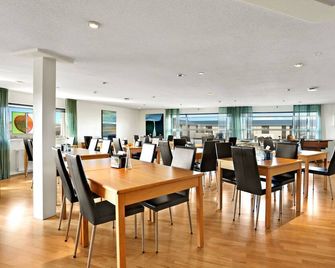 Eldey Airport Hotel - קפלאביק - מסעדה