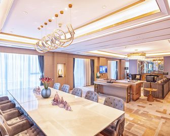 Howard Johnson by Wyndham New District Plaza Ziyang - Ziyang - Dining room