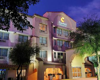 Comfort Inn & Suites Tempe Phoenix Sky Harbor Airport - Tempe - Toà nhà