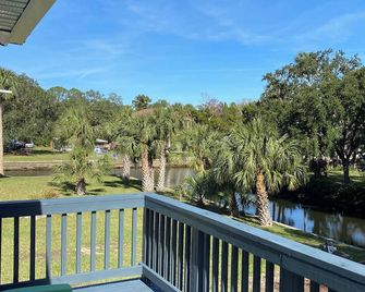Mermaids Hideaway on the banks of beautiful waterways - Spring Hill - Balkon