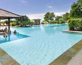 Peninsula Bay Resort - South Kuta - Piscina