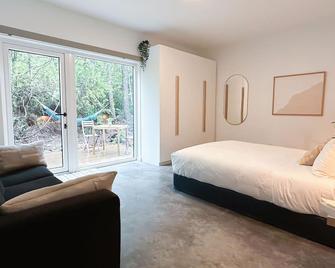White Haus 2 - Rainforest heaven close to beaches - Ucluelet - Schlafzimmer
