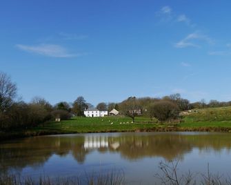 Leworthy Farmhouse - Holsworthy - Outdoors view