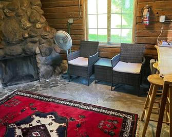 French-Canadian Cabin - Cozy Rustic Getaway - Isabella - Property amenity