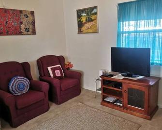 Unit 4 - extra child bed - Kimba - Sala de estar