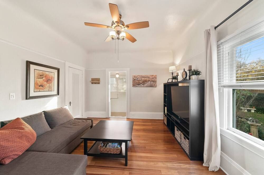 Cozy 1-bedroom apartment in Midtown Sacramento with WiFi, AC - סקרמנטו