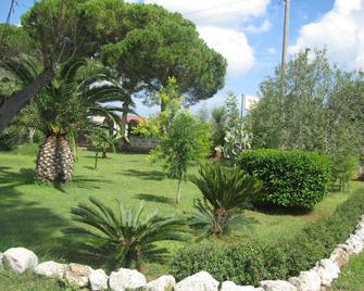 Villa Rita Bed & Breakfast - Campi Salentina - Outdoor view
