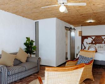 Aqua Blue - Paternoster