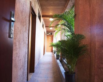 B & B Comfy Inn - Pétionville - Flur