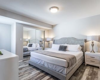 Close To Everything! Beautiful Farmhouse Retreat! - Colorado Springs - Habitación