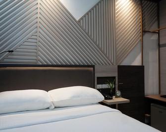 Adelina Hotel and Suites - Mati