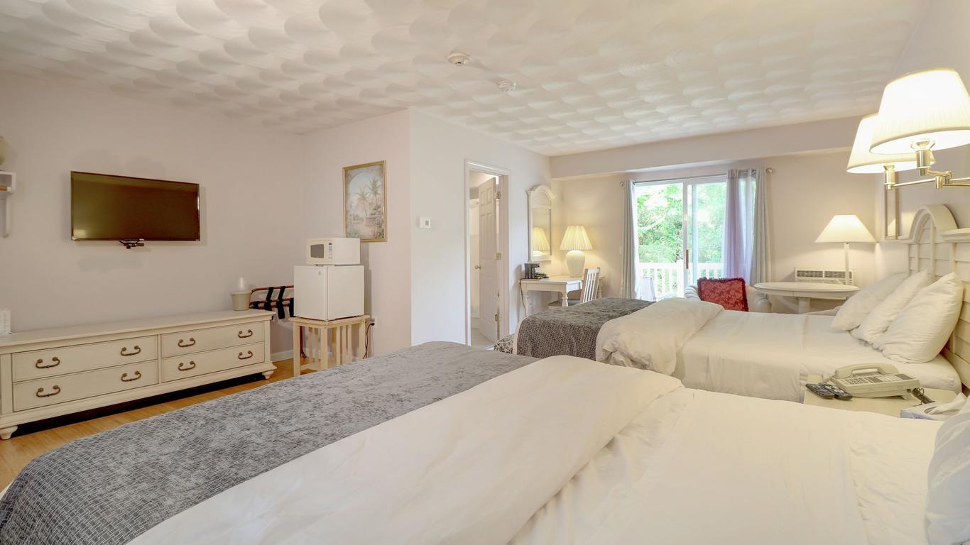 هاميلتون فيليدج إن