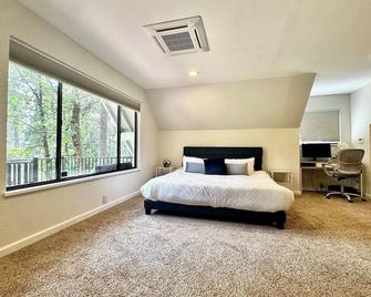 Cabin in the Trees-Game Room - Pollock Pines - Bedroom