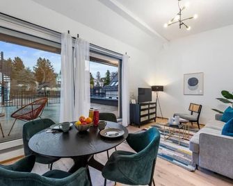 Hills Residences - Vienna - Dining room