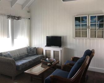 Sea Bean Cottage (As Seen On Hgtv) - Hope Town - Living room