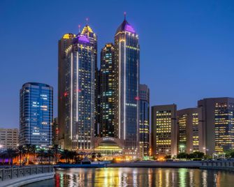 Sofitel Abu Dhabi Corniche - Abu Dhabi - Building