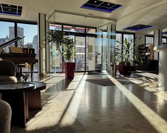 Hotel Le Cercle - שרבור-אוקטביל - לובי