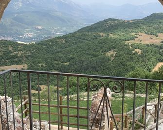 Charme in Perillis - Collepietro - Balcony