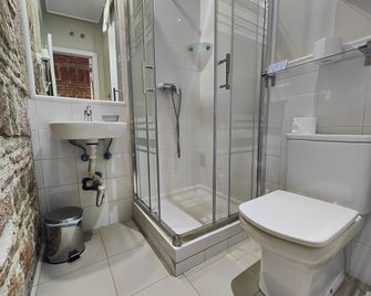 Hostal Madrid - Madrid