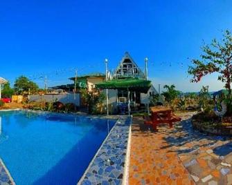 Kenjul Beach Resort Zambales Botolan - Botolan - Pool