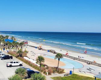 Harbour Beach Resort Unit #517 - Daytona Beach - Beach