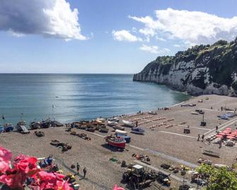 The Old Sail Loft - Two Bedroom House, Sleeps 4 - Beer - Beach