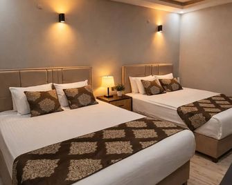 Whitestone Hotel - Νεβσεχίρ