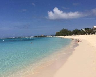 Suite 4, Blue Pavilion - Steps To Beach - West Bay - Beach