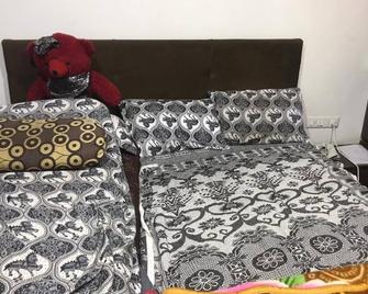 The Sunshine - Rajkot - Bedroom