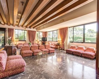 Pinewood Hotel Rome - רומא - לובי
