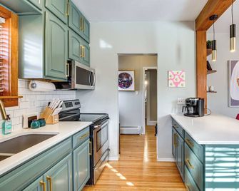 Spacious Detroit Lakes Home Walk to Down - Detroit Lakes