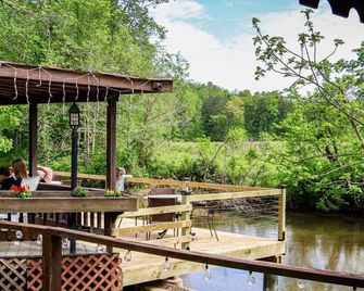 Get away to Hillside Haven 54 - Waynesboro - Patio