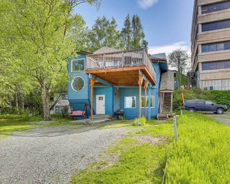 Waterfront Apt, Walk to Town and Coastal Trail! - Anchorage